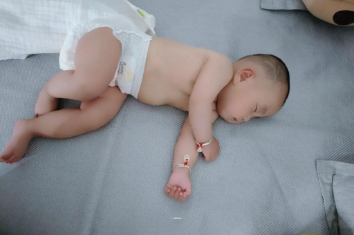 资阳几个月宝宝会抬头
